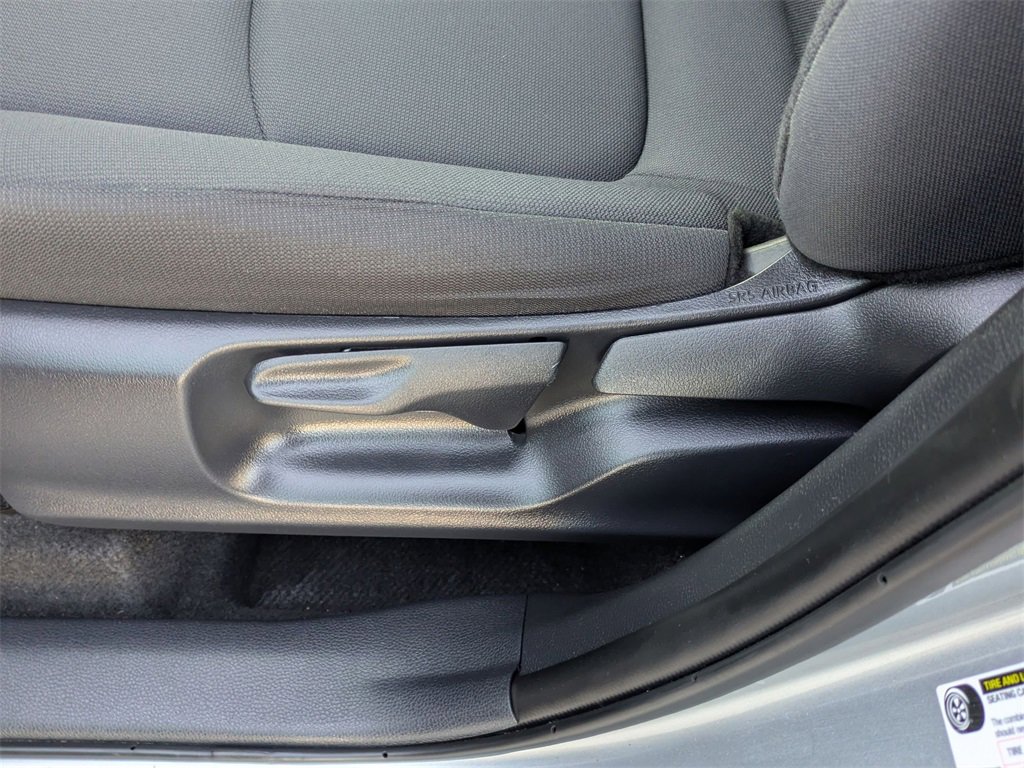 Used 2025 Toyota Corolla Cross LE image 11