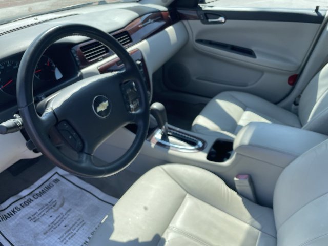 Used 2010 Chevrolet Impala LT w/ Luxury Edition Package FWD image 11