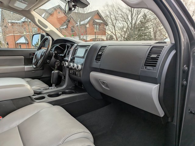 Used 2019 Toyota Sequoia SR5 w/ Premium Package image 22