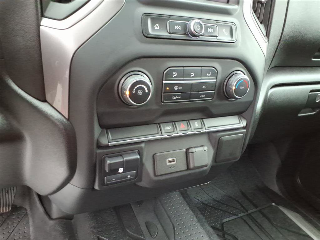 Used 2020 Chevrolet Silverado 2500 Custom w/ Custom Value Package image 18