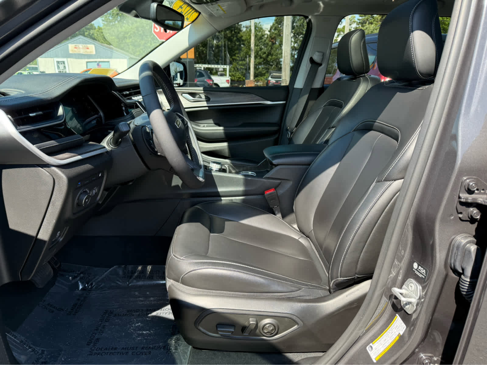 Used 2024 Jeep Grand Cherokee Limited 4xe image 12