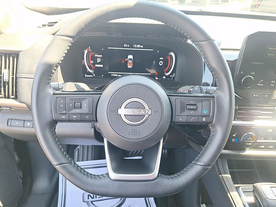 Used 2025 Nissan Pathfinder Platinum w/ Cargo Package FWD image 13