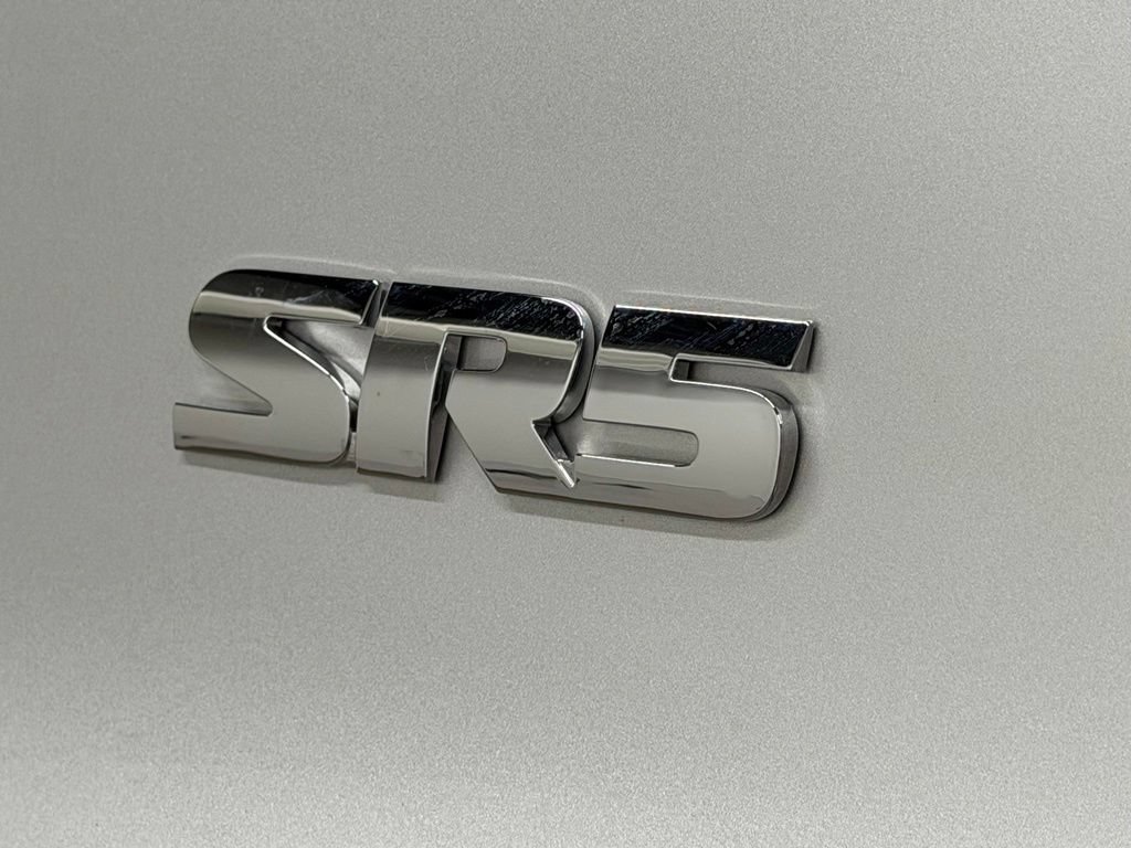 Used 2020 Toyota 4Runner SR5 AWD/4WD image 11