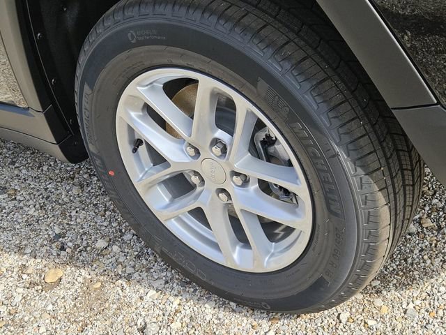 New 2025 Jeep Grand Cherokee L Laredo image 9