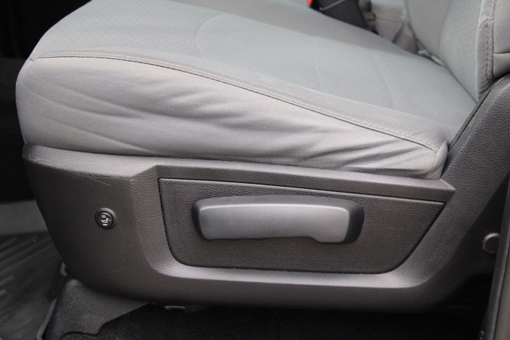 Used 2016 RAM 2500 Tradesman w/ Chrome Appearance Group image 17