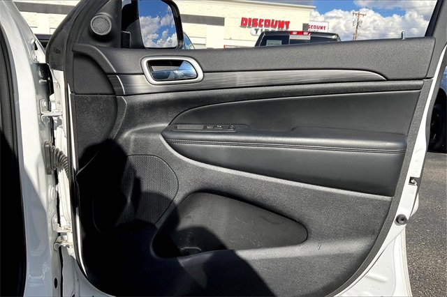 Certified 2022 Jeep Grand Cherokee Laredo X image 19