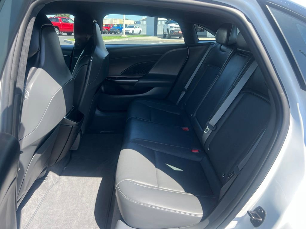 Used 2024 Lucid Air Pure RWD image 18