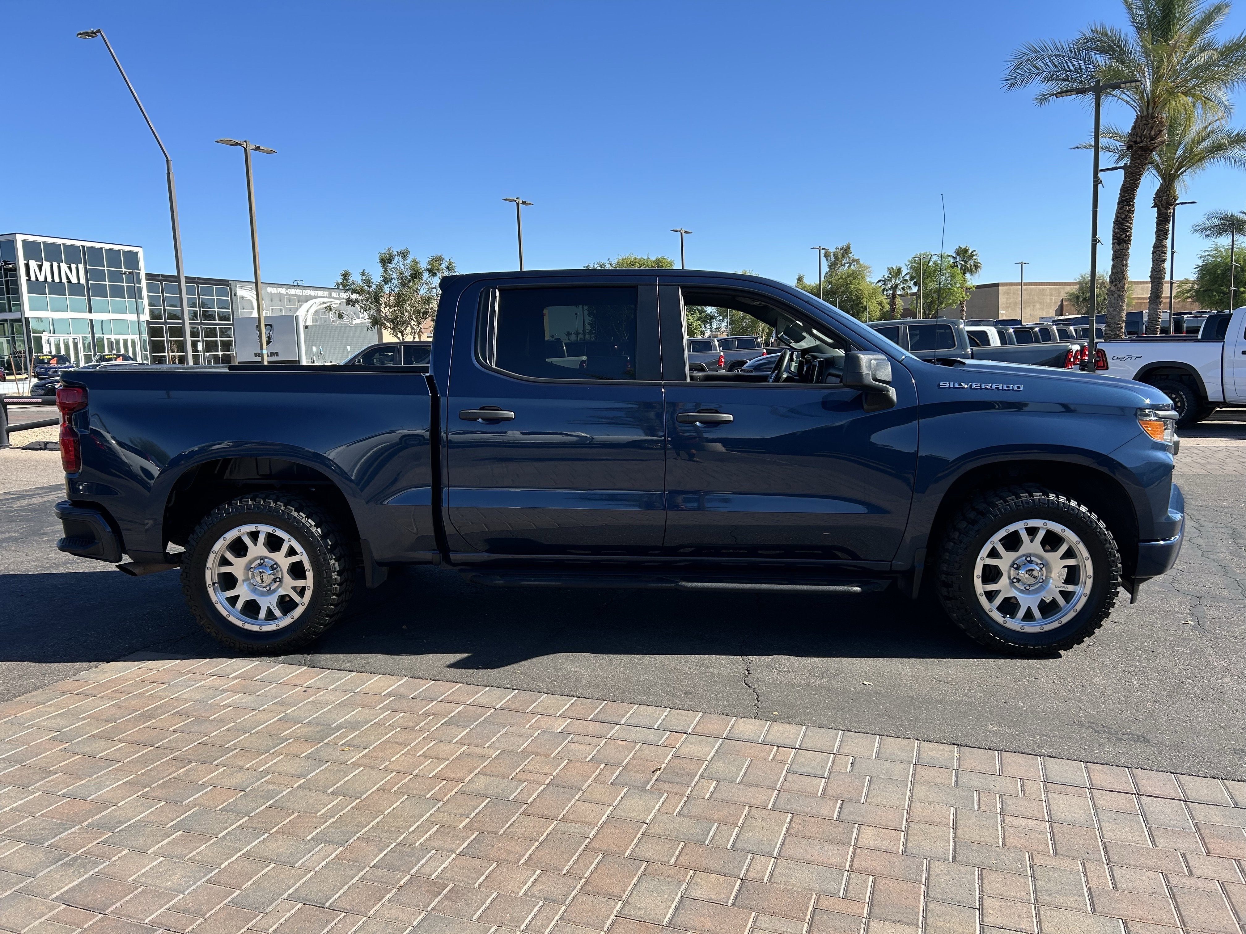 Used 2022 Chevrolet Silverado 1500 Custom image 6