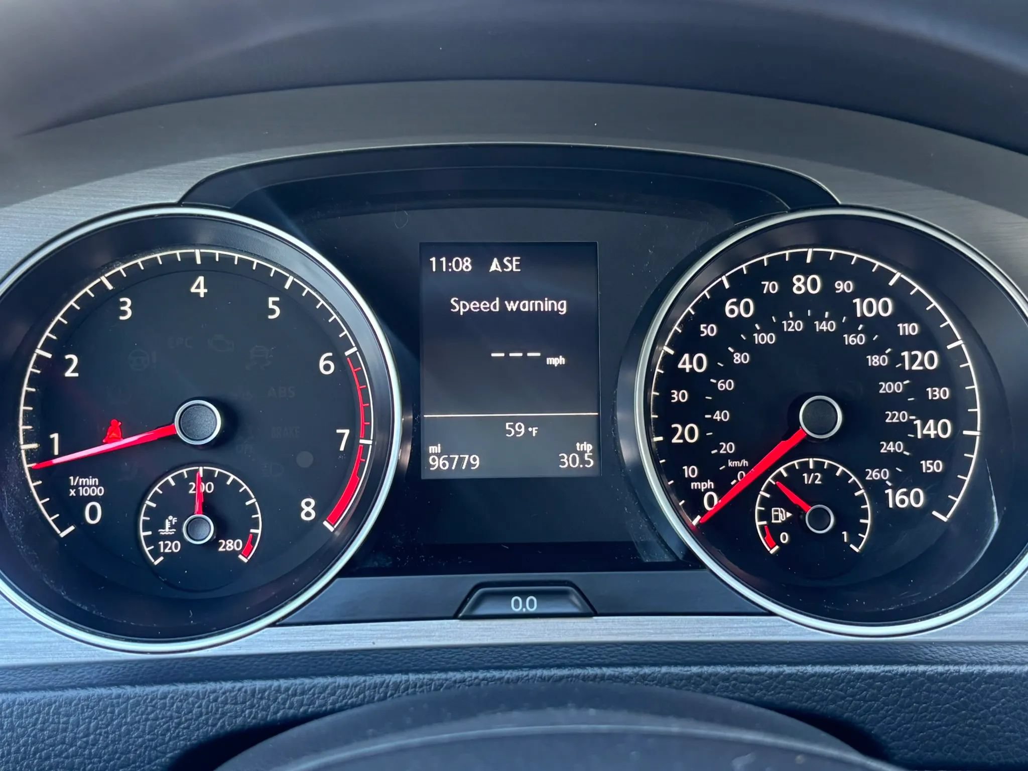Used 2015 Volkswagen Golf Launch Edition FWD image 30