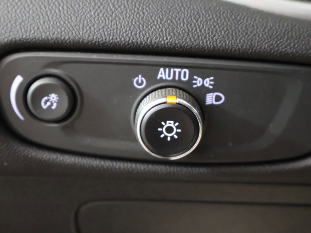 Used 2023 Chevrolet Malibu LT FWD image 29