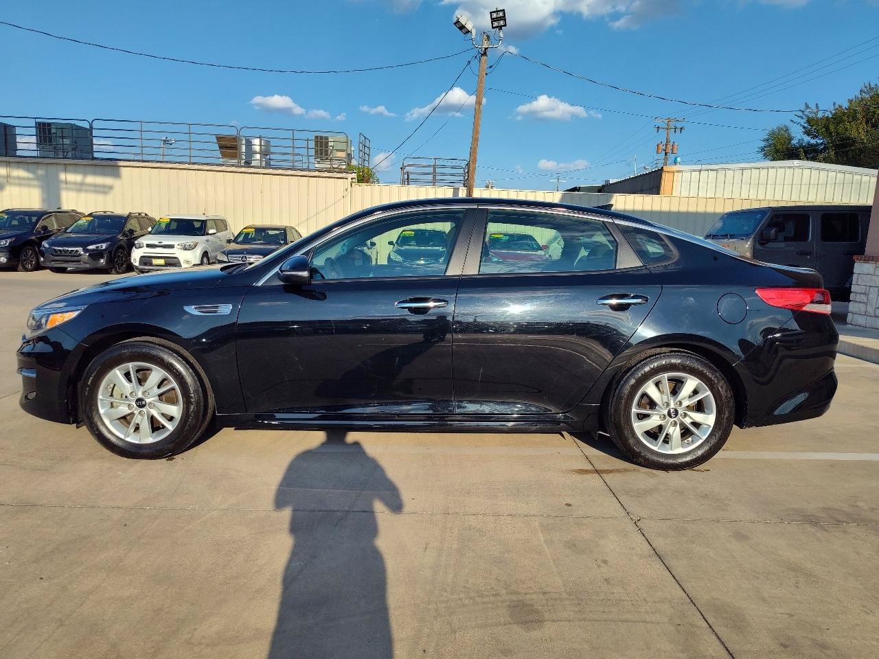 Used 2017 Kia Optima LX w/ Convenience Package FWD image 9