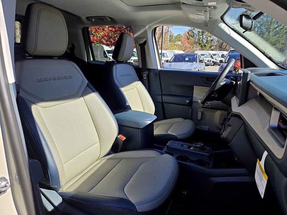 New 2025 Ford Maverick Lariat w/ 4K Tow Package image 18