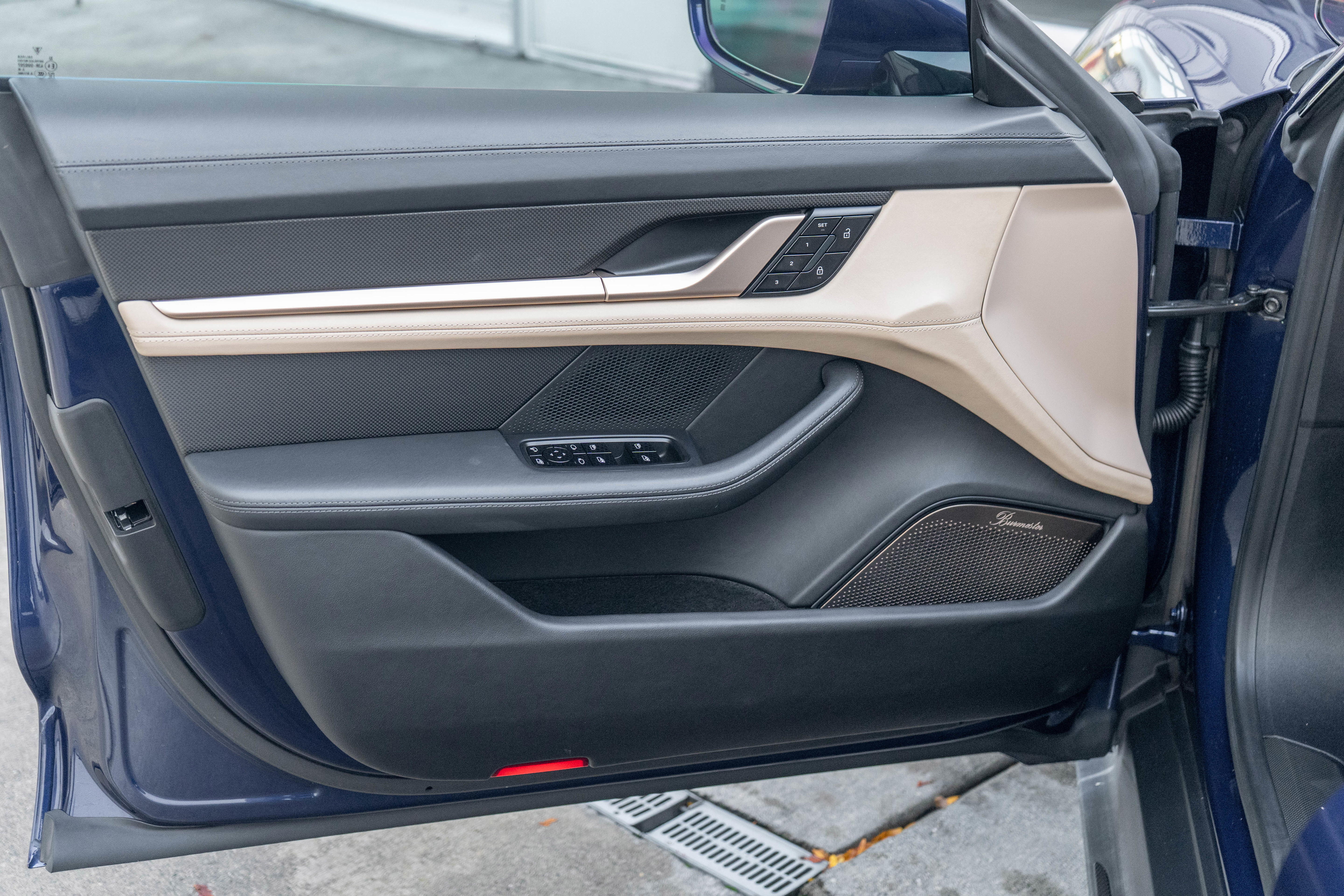 Used 2020 Porsche Taycan Turbo S image 10