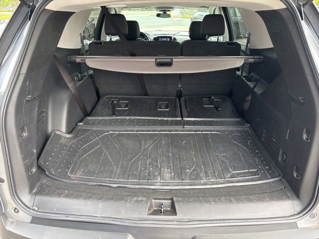Used 2021 Chevrolet Traverse LS FWD image 36