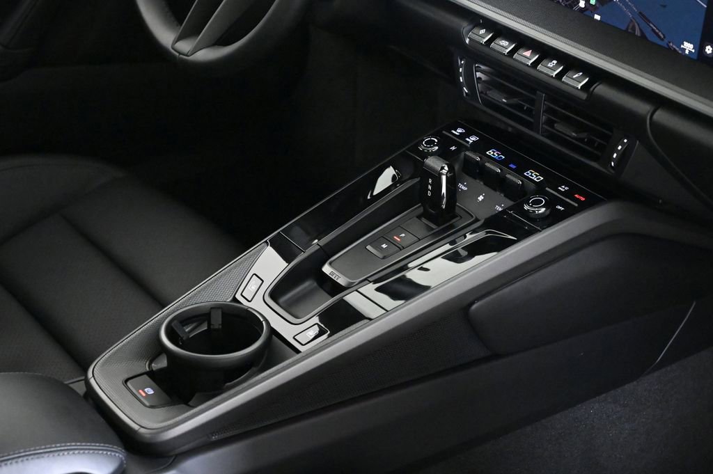 Used 2025 Porsche 911 Carrera w/ Sport Chrono Package image 25