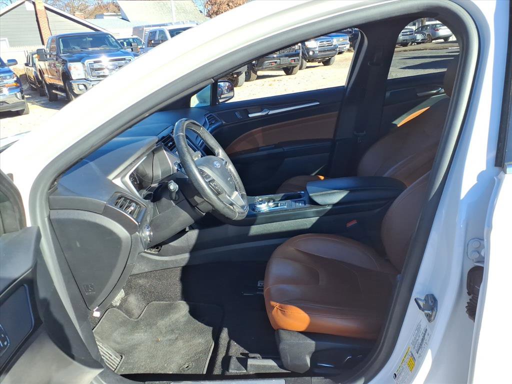 Used 2019 Ford Fusion Energi Titanium image 21