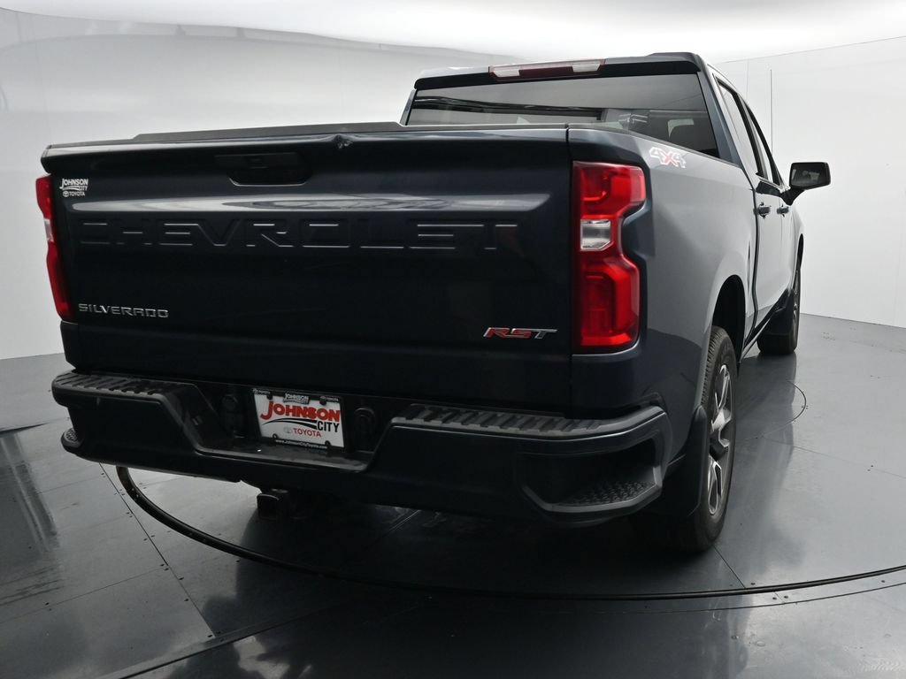 Used 2020 Chevrolet Silverado 1500 RST w/ RST Value Package AWD/4WD image 6