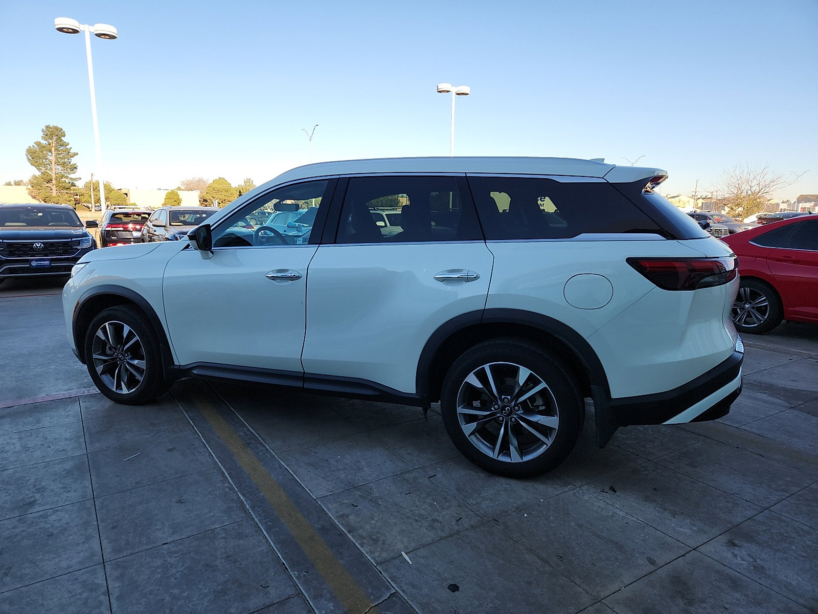 Used 2023 INFINITI QX60 Luxe w/ Cargo Package image 4