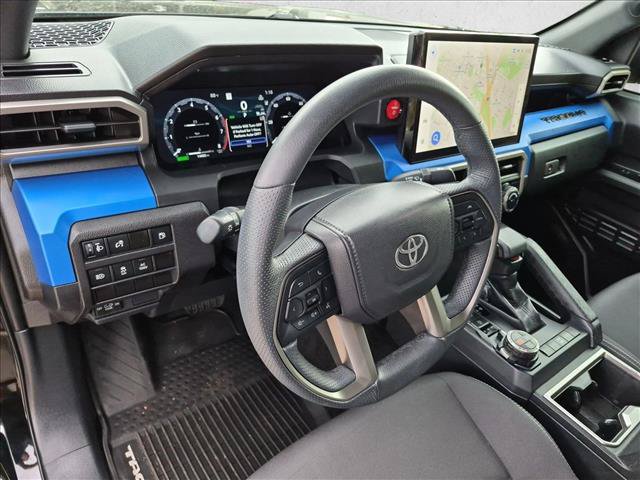 Certified 2025 Toyota Tacoma TRD Off-Road AWD/4WD image 9