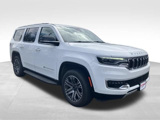 Used 2025 Jeep Wagoneer Series II AWD/4WD image 3