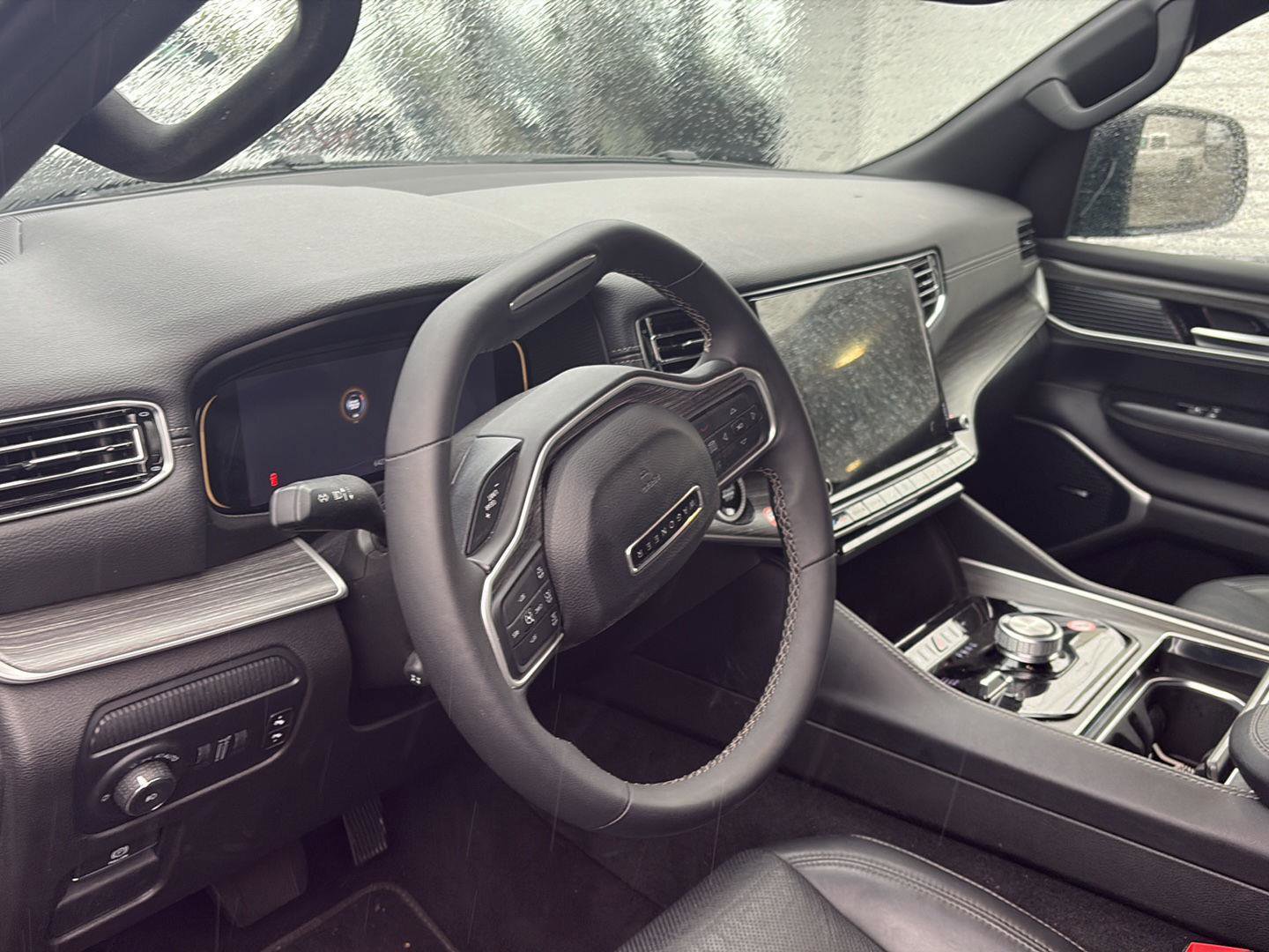 Used 2024 Jeep Wagoneer Series II image 8