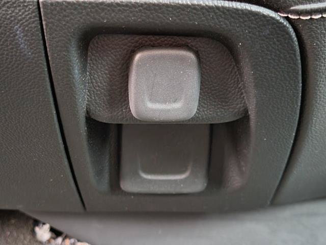 Used 2015 GMC Sierra 1500 SLE w/ SLE Value Package AWD/4WD image 29
