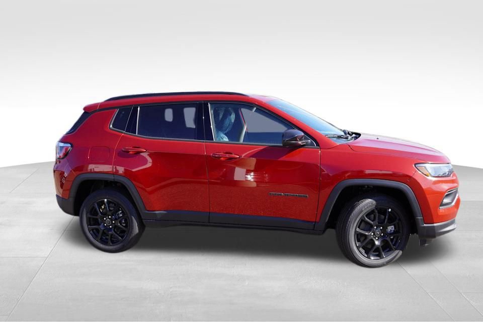 New 2025 Jeep Compass Latitude w/ Sun & Sound Group image 2