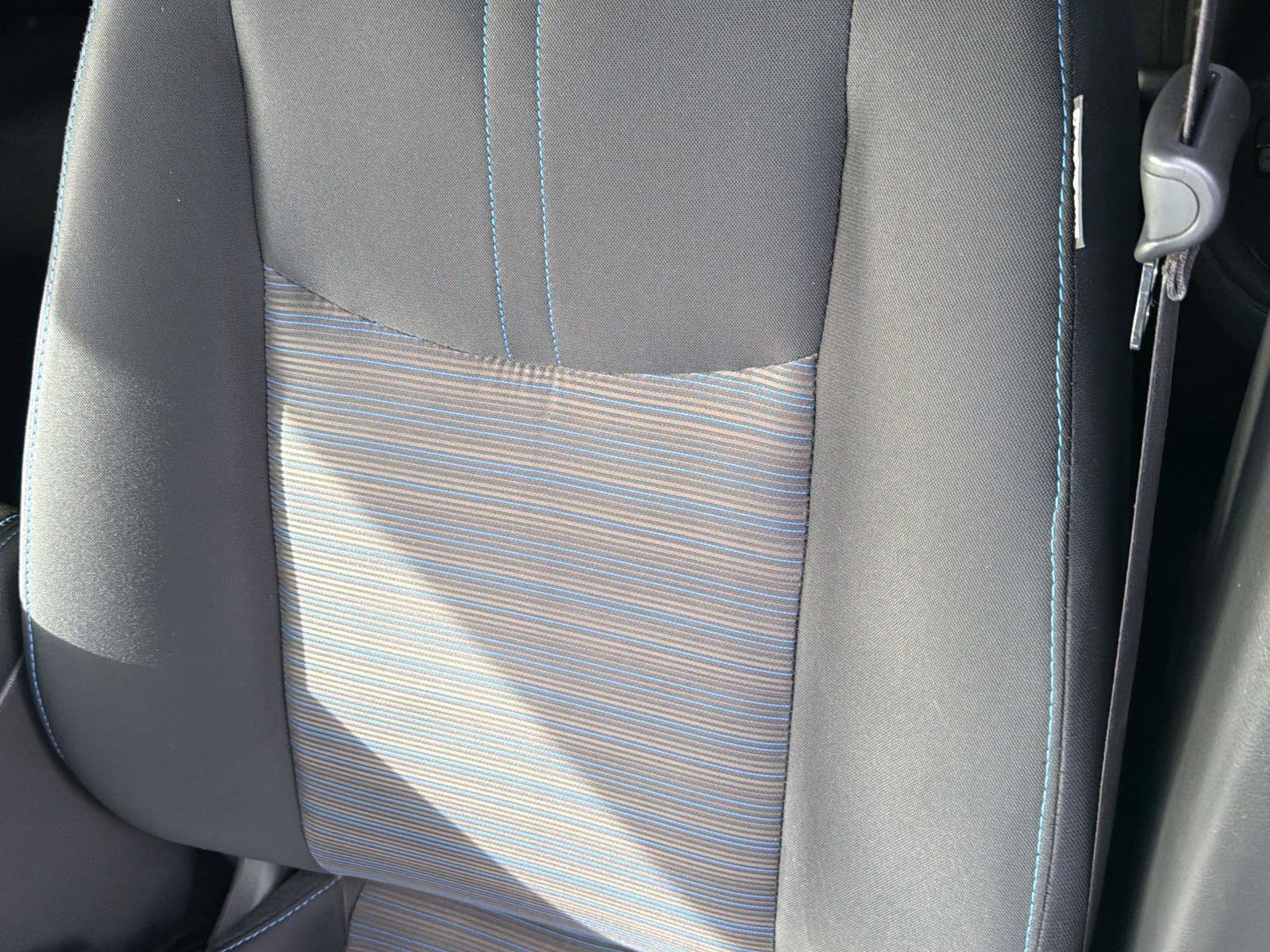 Used 2022 Nissan Leaf SV image 29