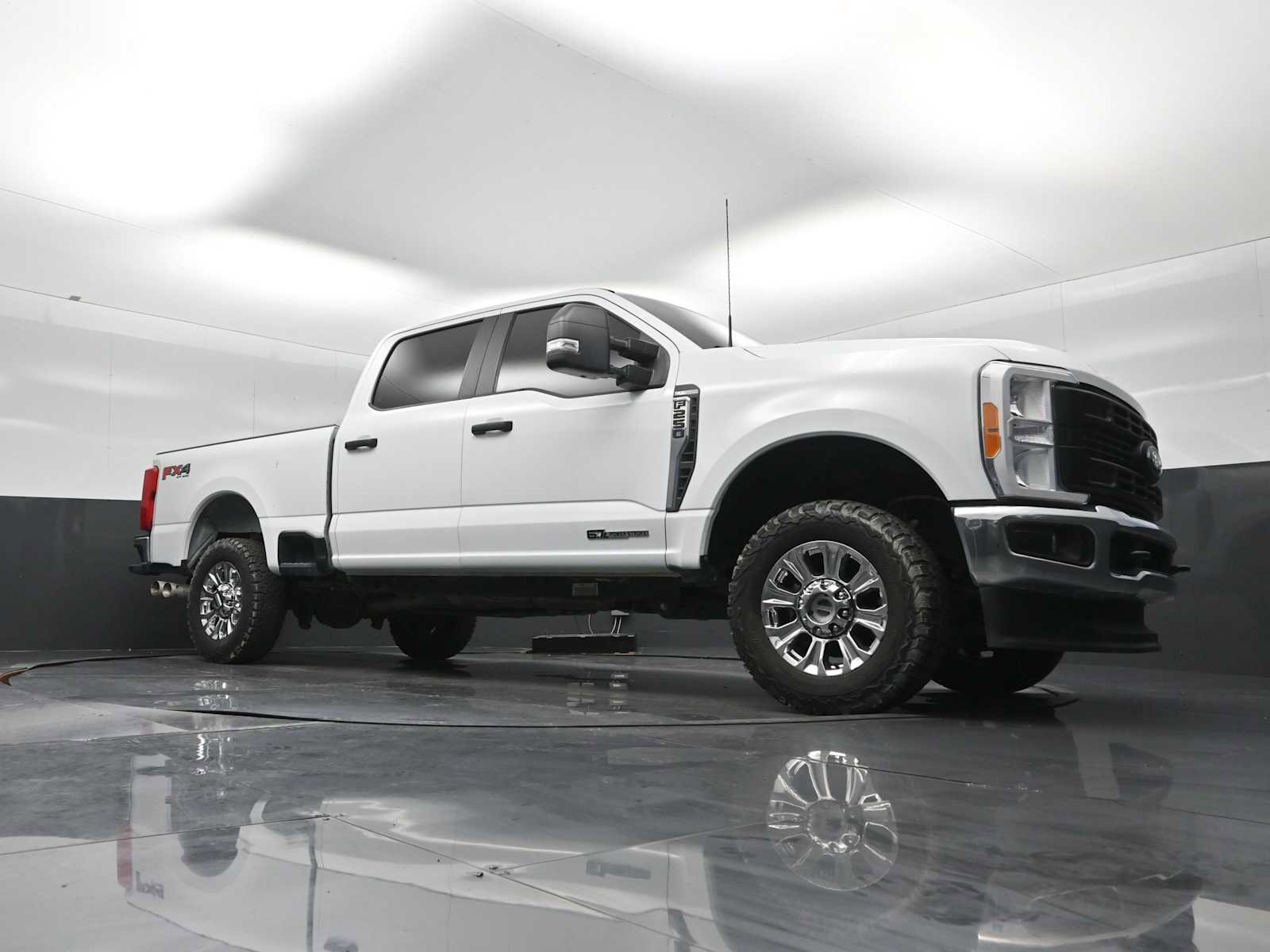 Used 2023 Ford F250 XL w/ FX4 Off-Road Package image 26