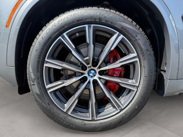 New 2026 BMW X5 xDrive40i w/ M Sport Package AWD/4WD image 14