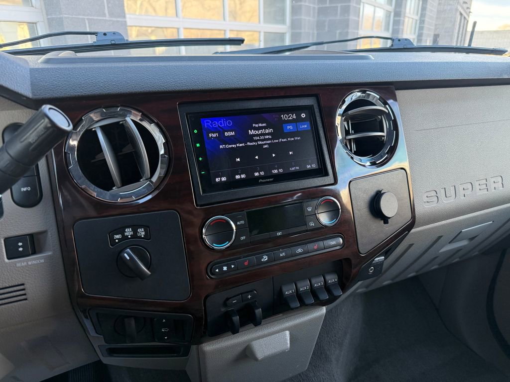 Used 2010 Ford F250 Lariat image 40