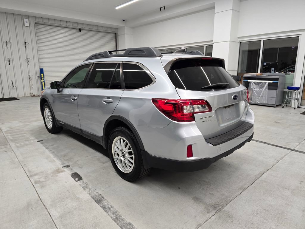 Used 2017 Subaru Outback 2.5i Premium image 4