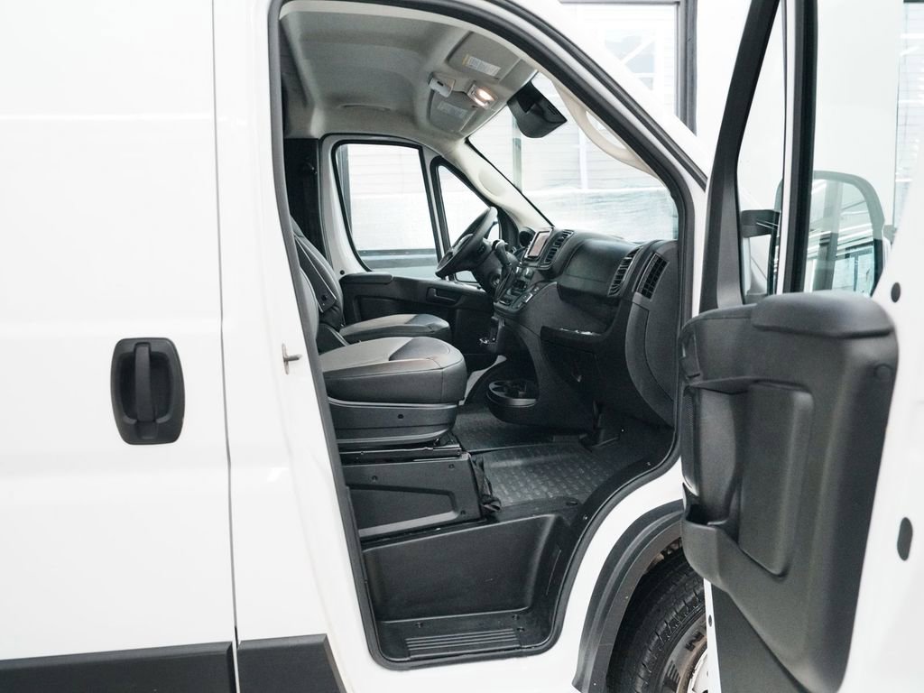 Used 2025 RAM ProMaster 2500 w/ Convenience Group FWD image 25
