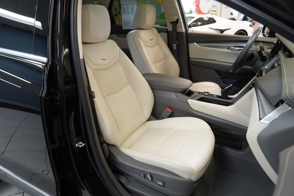 Used 2021 Cadillac XT5 Premium Luxury AWD/4WD image 24