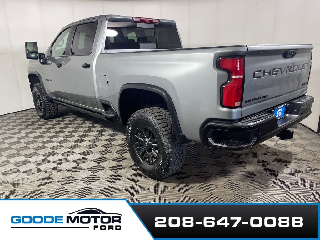 Used 2026 Chevrolet Silverado 2500 ZR2 w/ LPO, Dark Essentials Package image 5