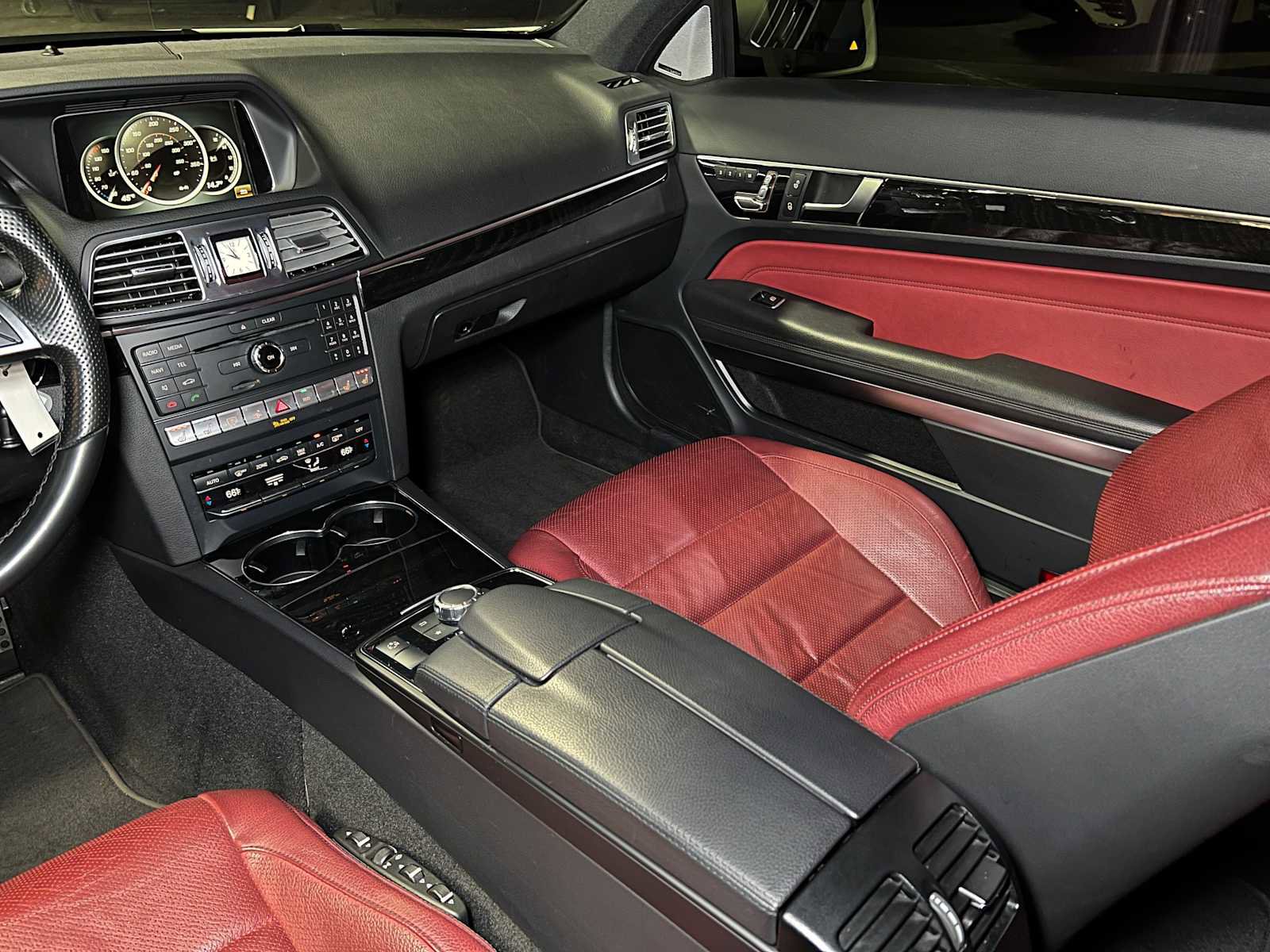 Used 2017 Mercedes-Benz E 400 4MATIC Coupe image 35