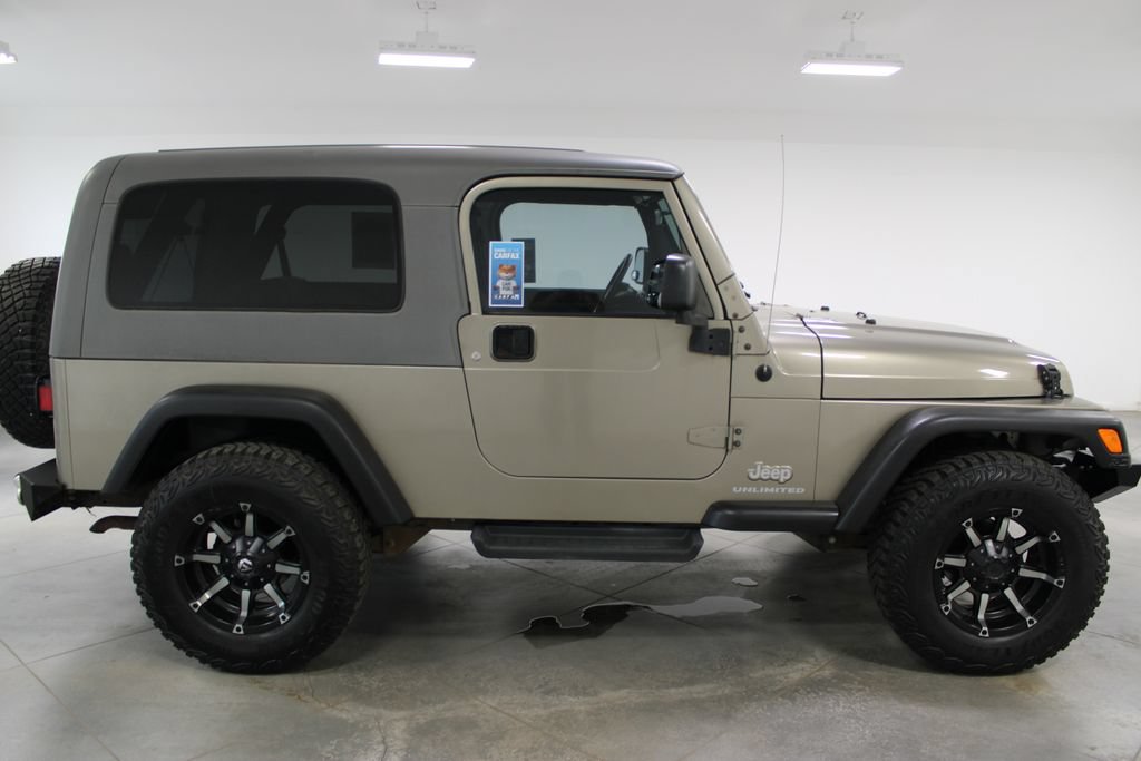 Used 2005 Jeep Wrangler Unlimited AWD/4WD image 11