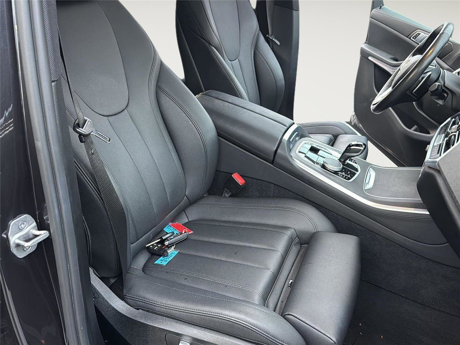 Used 2022 BMW X5 xDrive40i w/ Premium Package image 27