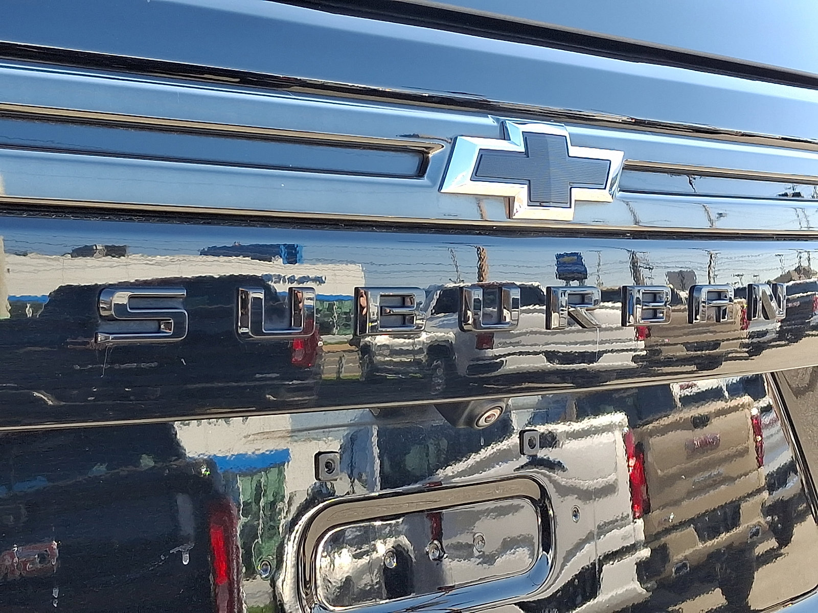 Used 2022 Chevrolet Suburban Z71 w/ Luxury Package image 34