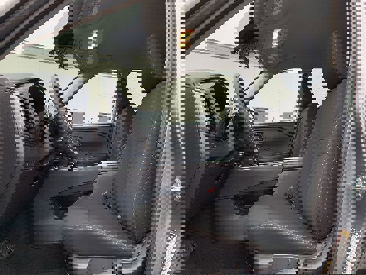 Used 2024 Nissan Rogue S image 25