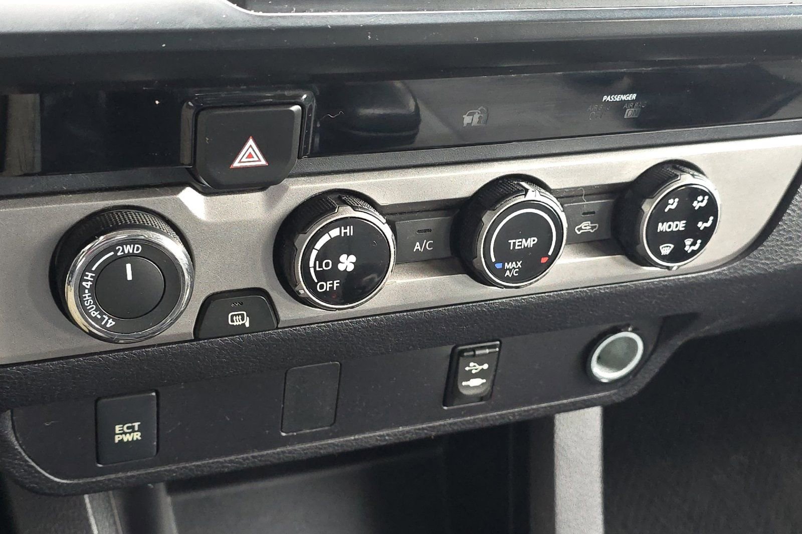 Used 2016 Toyota Tacoma SR w/ SR Convenience Package image 16