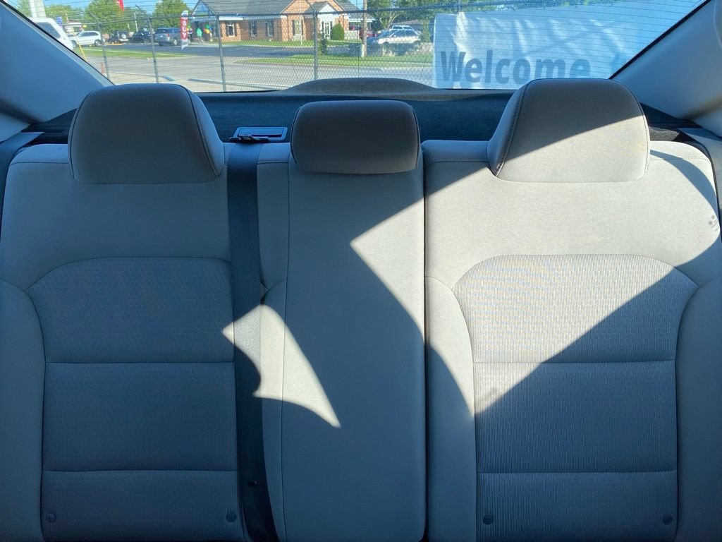 Used 2018 Hyundai Elantra SE FWD image 25