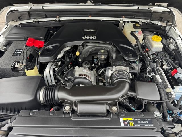 Used 2018 Jeep Wrangler Unlimited Sahara image 12