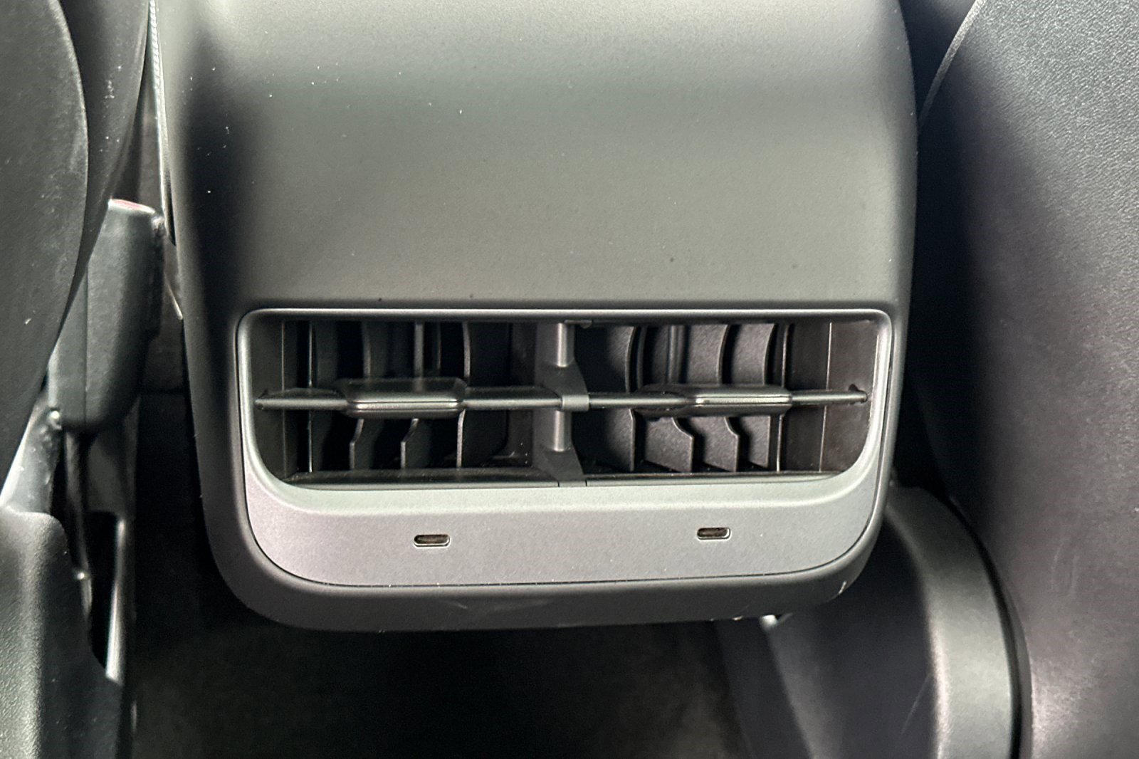 Used 2022 Tesla Model Y Long Range AWD/4WD image 16
