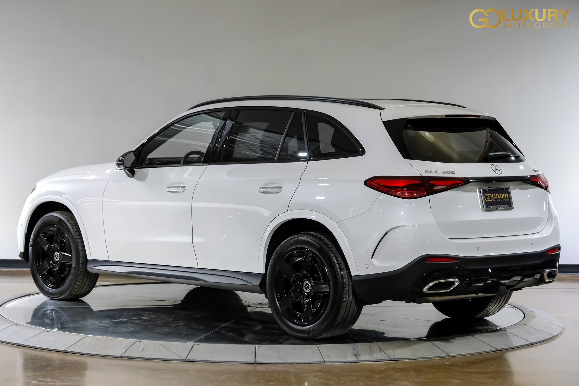 Used 2024 Mercedes-Benz GLC 300 4MATIC image 12