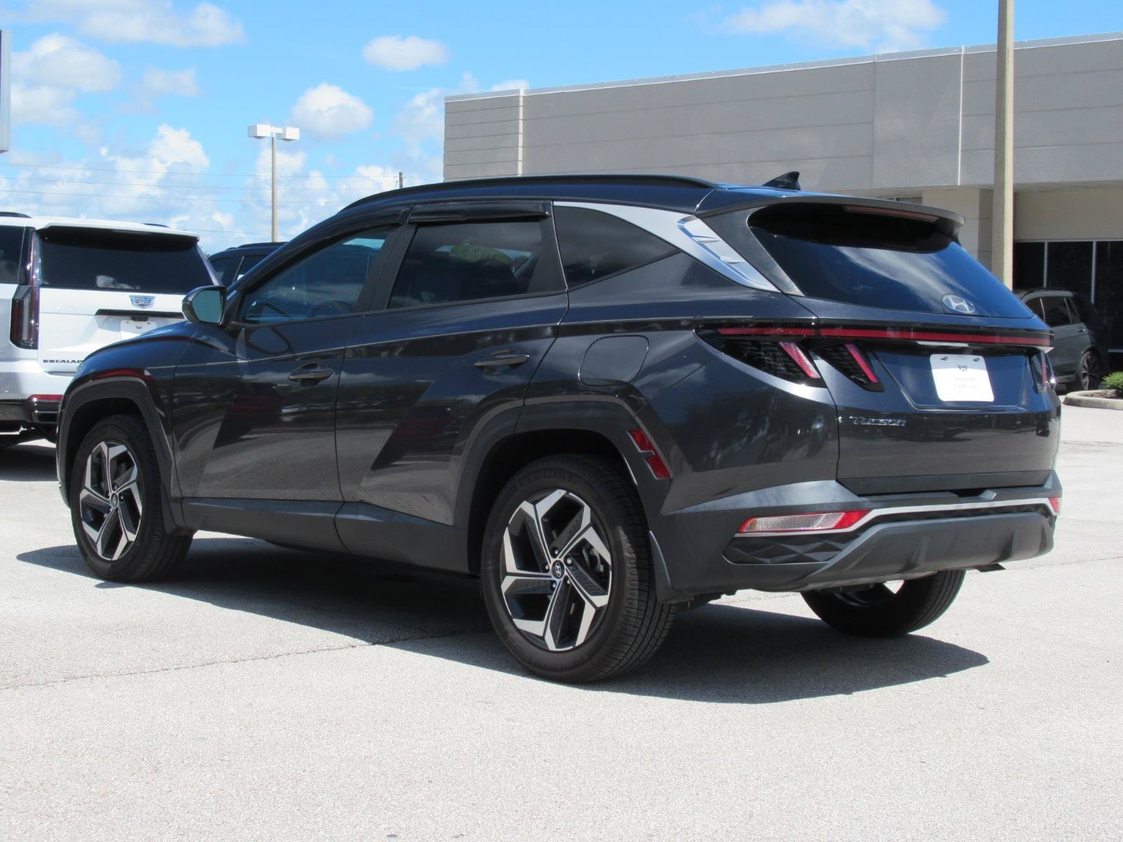 Used 2023 Hyundai Tucson SEL w/ Convenience Package AWD/4WD image 4