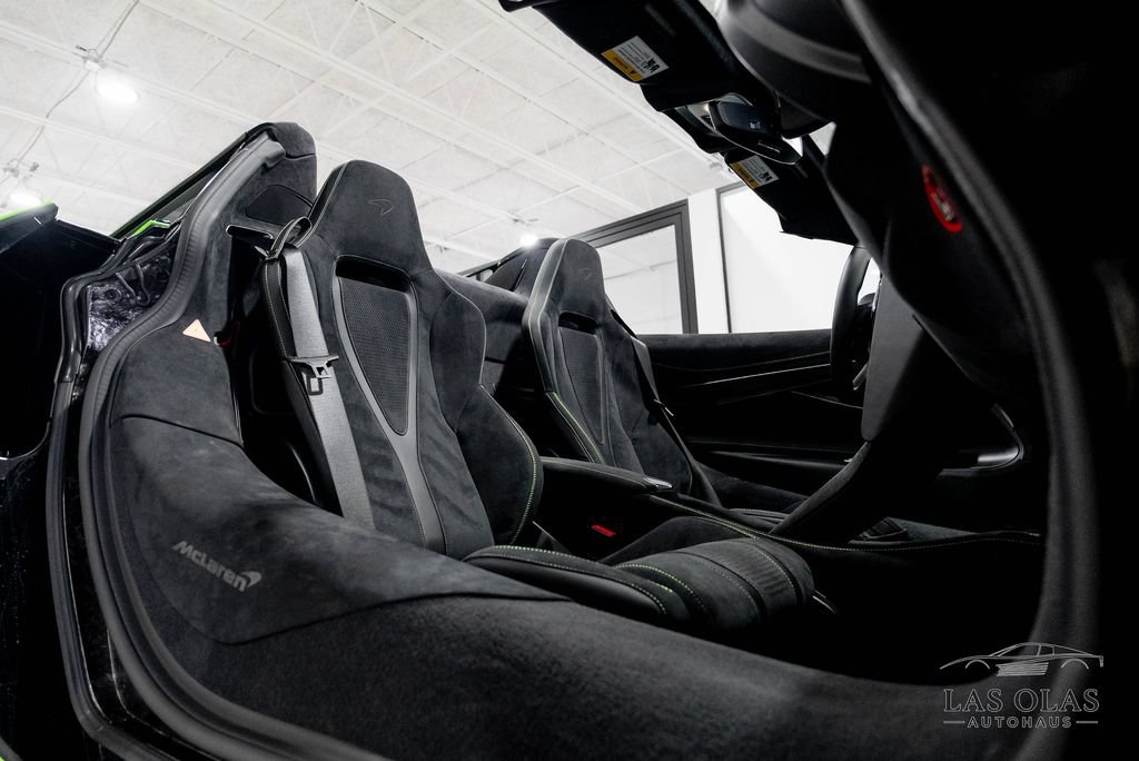 Used 2026 McLaren 750S Spider RWD image 34