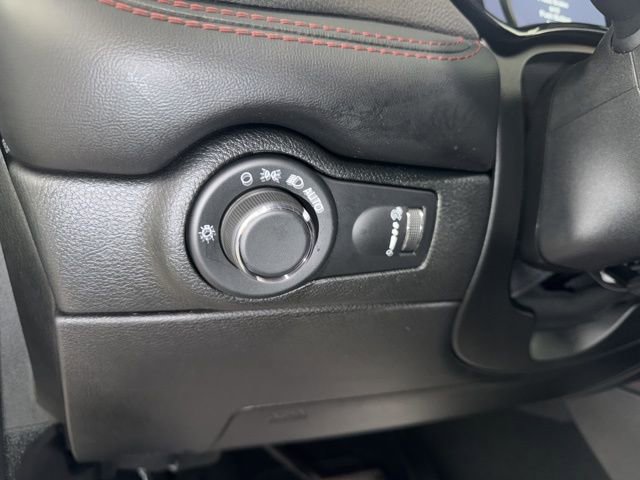 Used 2025 Dodge Durango GT image 13