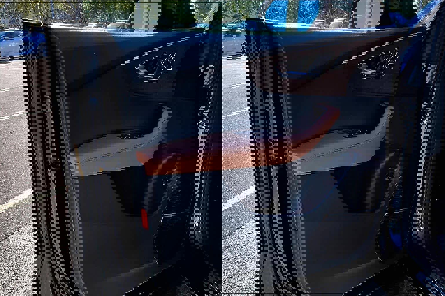 Used 2025 Audi Q8 Premium Plus image 25