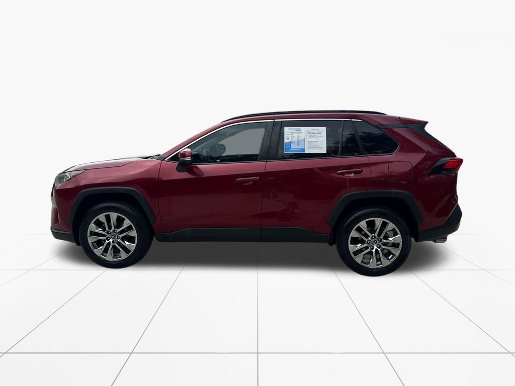 Used 2019 Toyota RAV4 XLE Premium AWD/4WD video 4